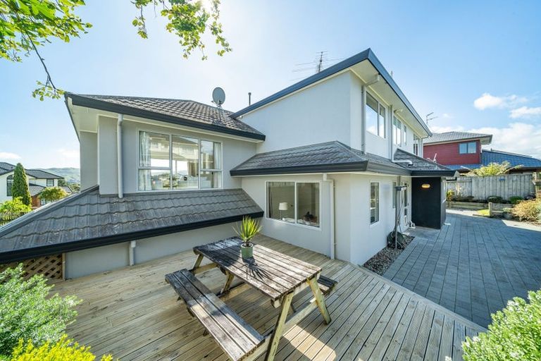 Photo of property in 12 Lanyon Place, Whitby, Porirua, 5024