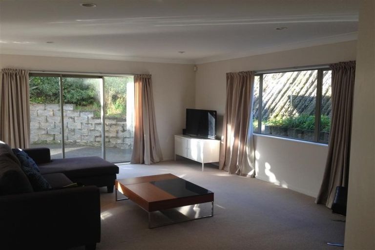 Photo of property in 14 Gifford Grove, Churton Park, Wellington, 6037