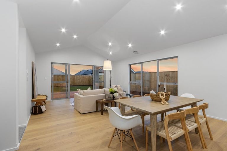 Photo of property in 5 Lorenzos Lane, Halswell, Christchurch, 8025