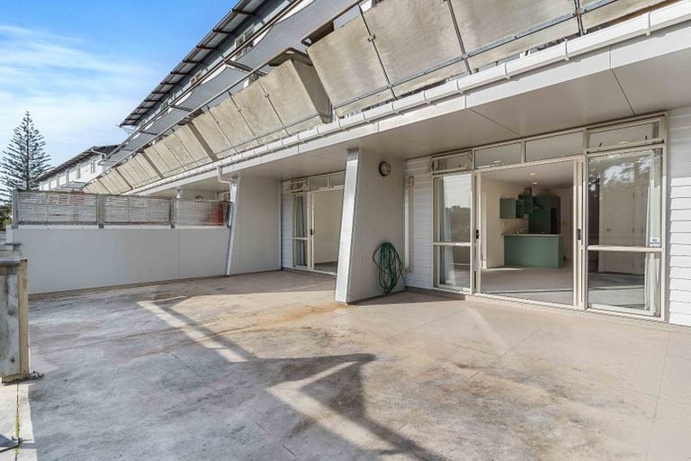 Photo of property in 4e/20 Ian Marwick Place, Birkenhead, Auckland, 0626