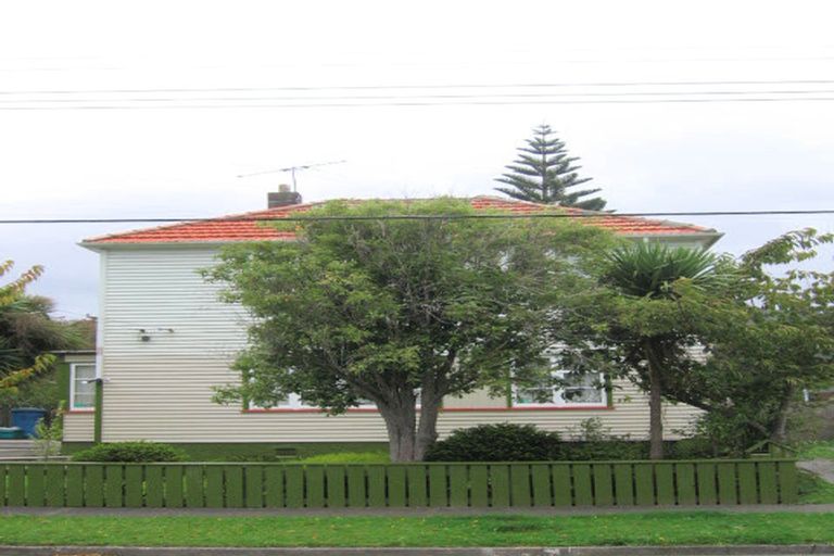 Photo of property in 32 Milne Crescent, Taita, Lower Hutt, 5011