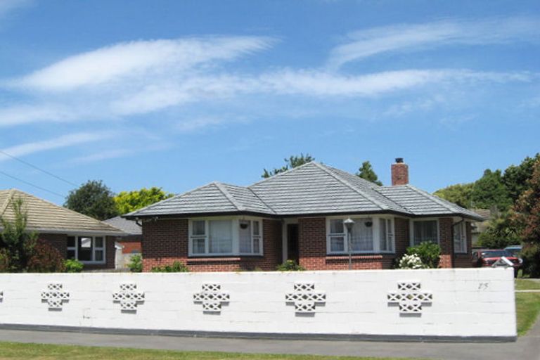 Photo of property in 23 Pinehurst Crescent, Russley, Christchurch, 8042