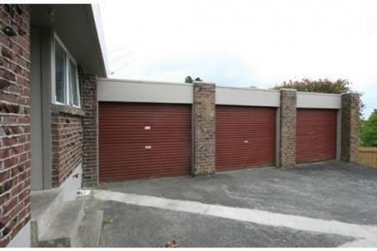 Photo of property in 1/14 Cezanne Place, New Lynn, Auckland, 0600