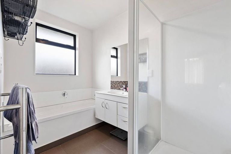 Photo of property in 44a Greenhaven Avenue, Opaheke, Papakura, 2113