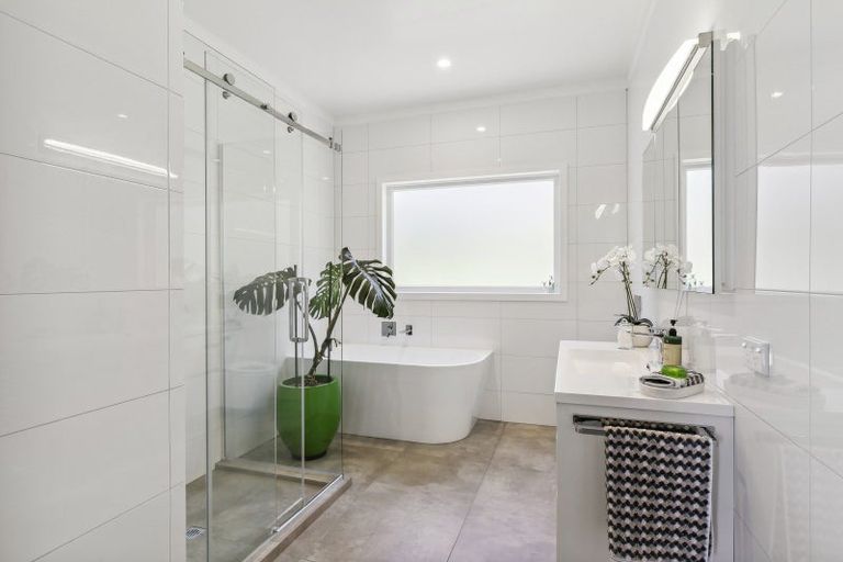 Photo of property in 2 Poona Street, Khandallah, Wellington, 6035