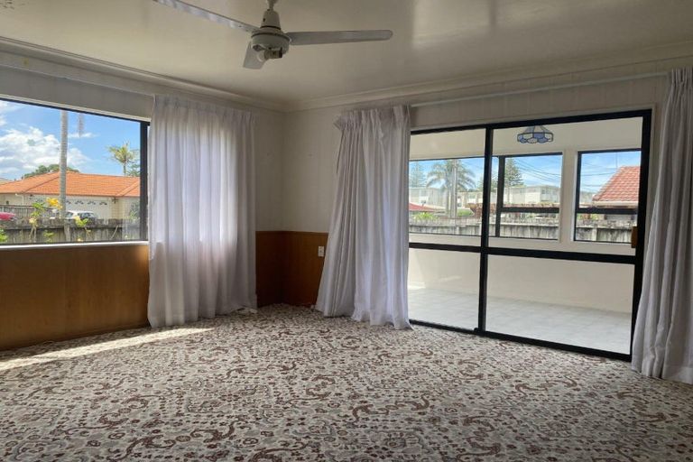 Photo of property in 18 Riverside Road, Orewa, 0931