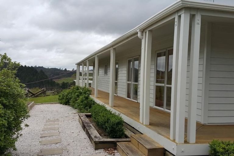 Photo of property in 118 Upper Orewa Road, Wainui, Silverdale, 0992