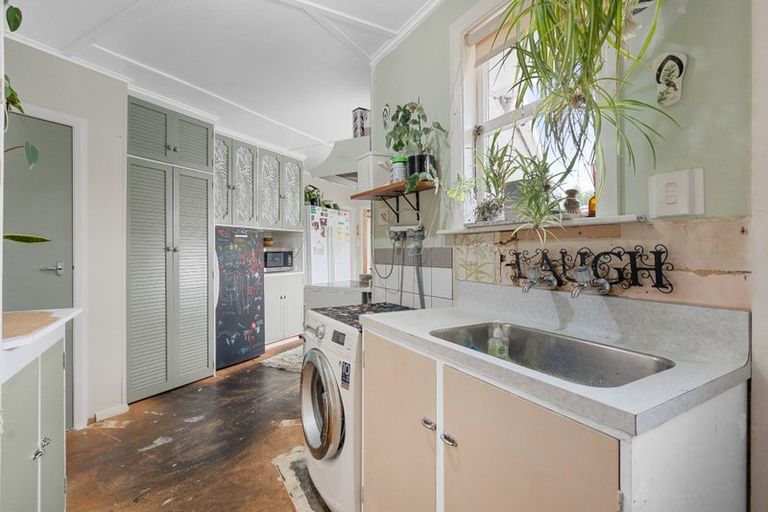 Photo of property in 100 South Road, Solway, Masterton, 5810