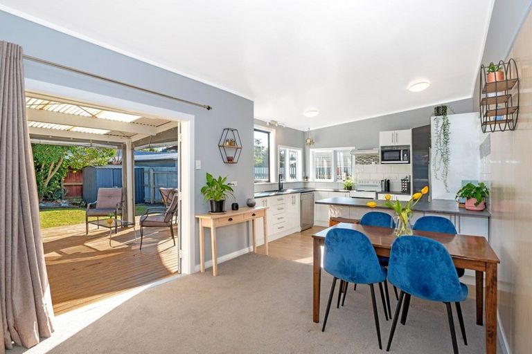 Photo of property in 27 Carnarvon Street, Gisborne, 4010