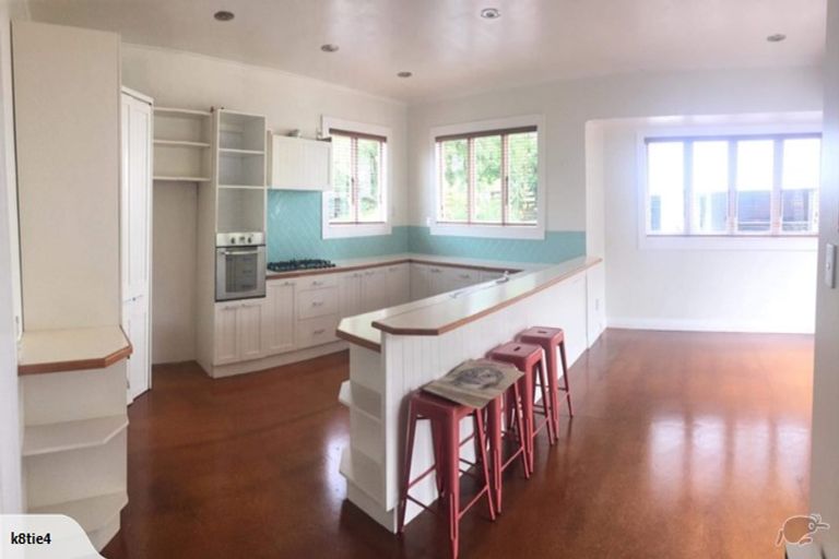 Photo of property in 23 Maungakiekie Avenue, Greenlane, Auckland, 1051