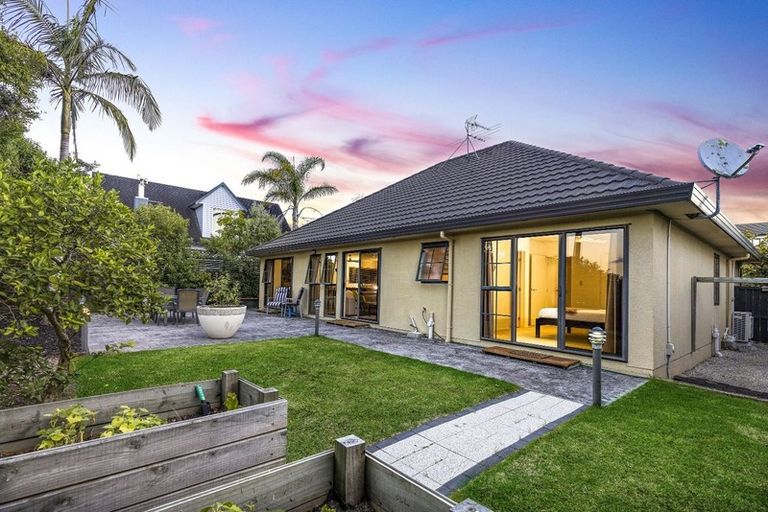 Photo of property in 5 Ruze Vida Drive, Massey, Auckland, 0614