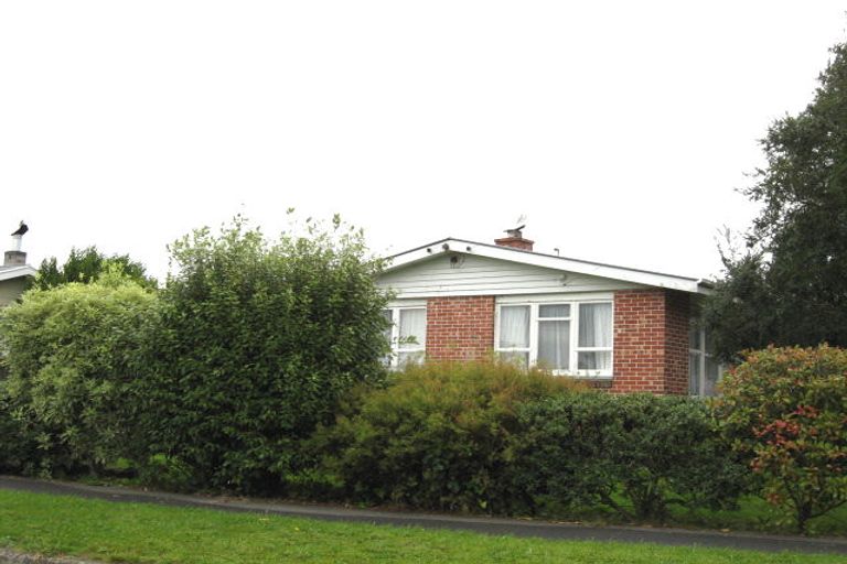 Photo of property in 17 Camden Street, Northcote, Christchurch, 8052