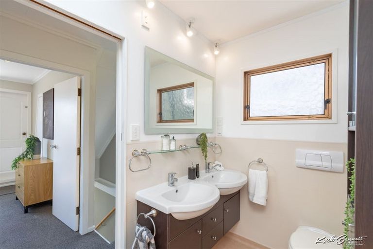 Photo of property in 31 Acacia Avenue, Maungaraki, Lower Hutt, 5010