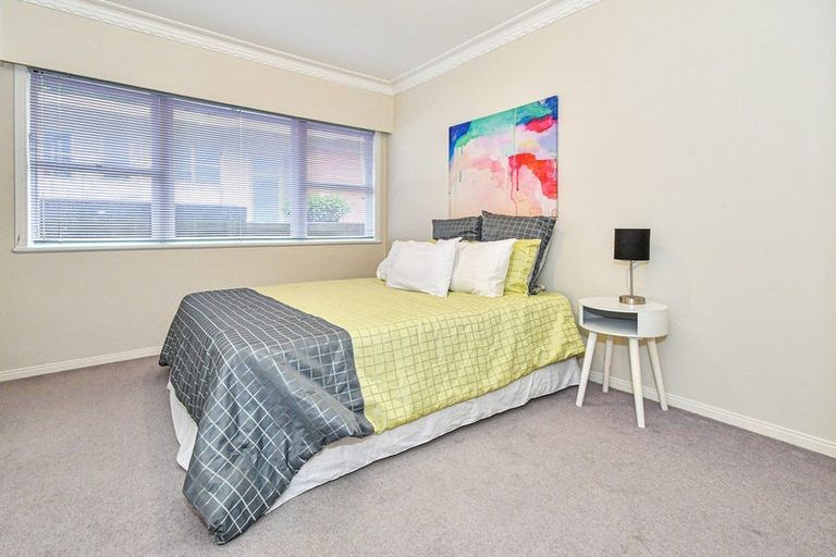 Photo of property in 3 Frank Place, Hillpark, Auckland, 2102