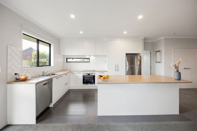 Photo of property in 11 Clifford Close, Leamington, Cambridge, 3432