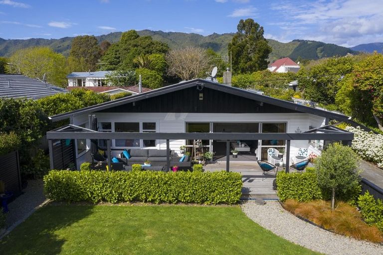 Photo of property in 7 Ngarara Road, Waikanae, 5036