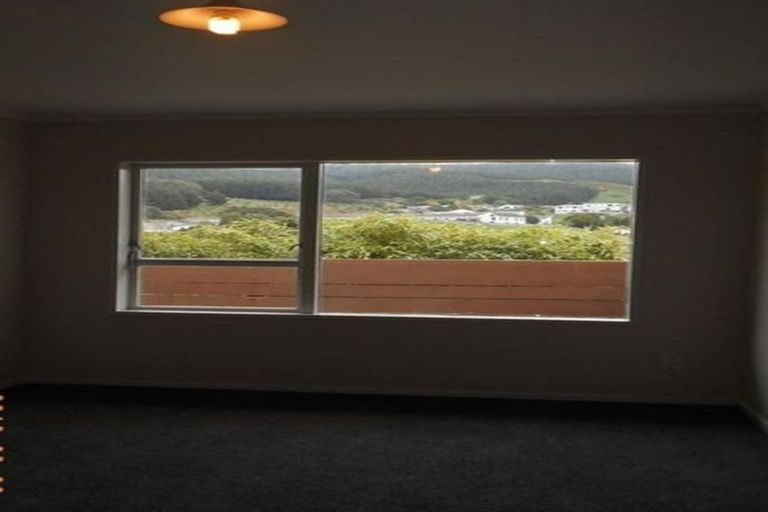 Photo of property in 13b Florio Terrace, Tawa, Wellington, 5028