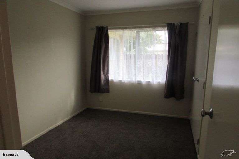 Photo of property in 2 Wheaton Place, Glen Eden, Auckland, 0602