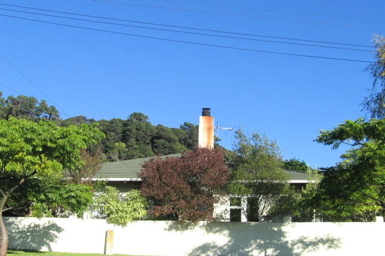 Photo of property in 12 Nikau Street, Eastbourne, Lower Hutt, 5013
