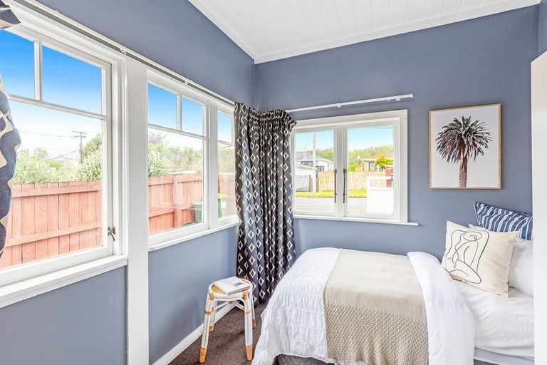 Photo of property in 10 Parakai Street, Paraparaumu, 5032