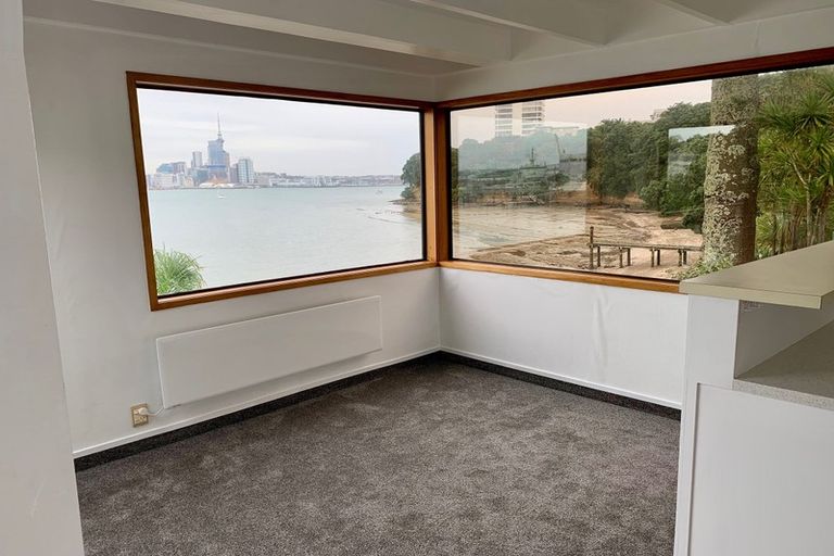 Photo of property in 5 Stanley Point Road, Stanley Point, Auckland, 0624