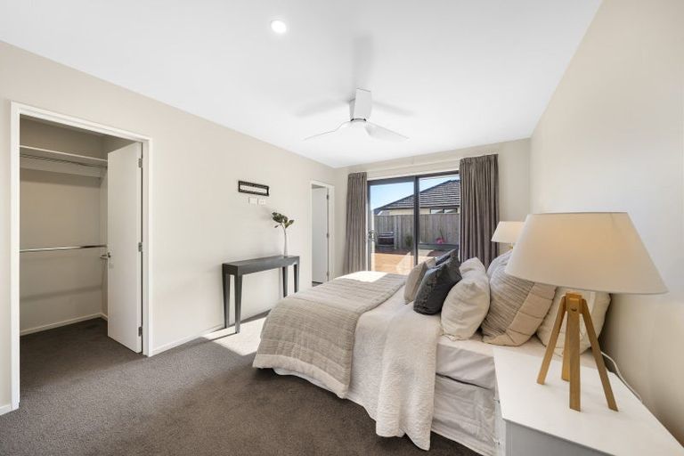 Photo of property in 6 Deans Place, Amberley, 7410