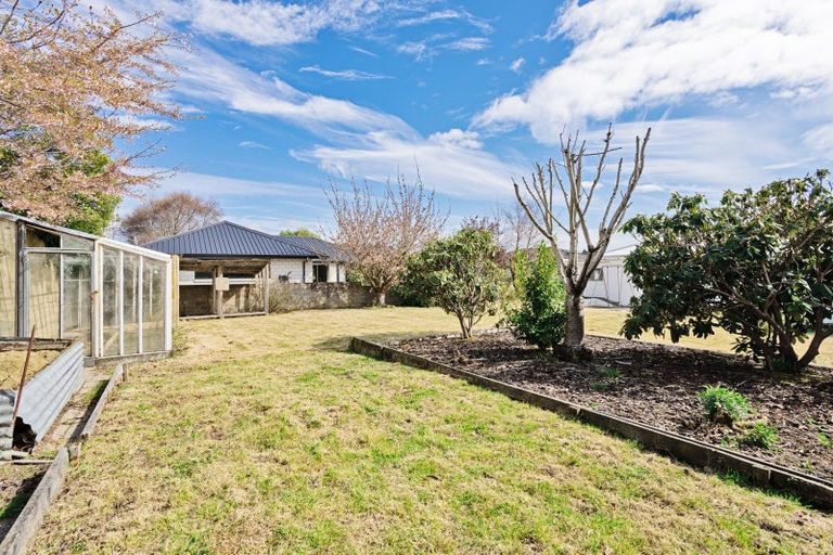 Photo of property in 35 Holloway Street, Waikiwi, Invercargill, 9810