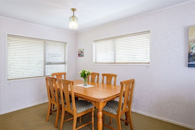 Photo of property in 1/246 Great North Road, Henderson, Auckland, 0612