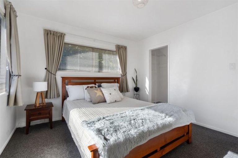 Photo of property in 2/18 Morton Avenue, Forrest Hill, Auckland, 0620