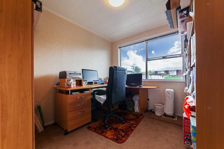 Photo of property in 29 Felgrove Street, Glendene, Auckland, 0602