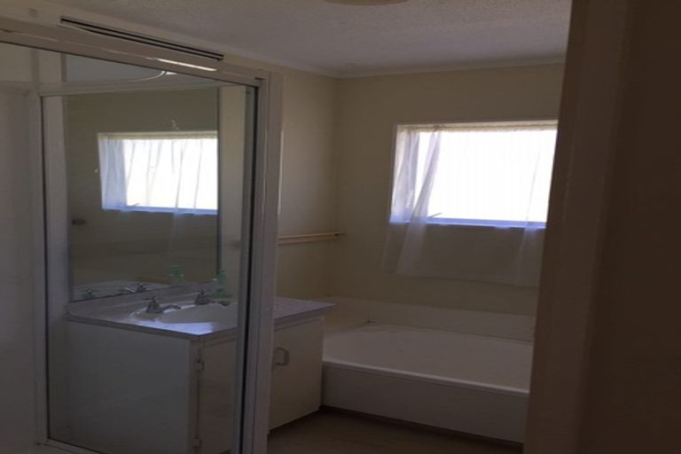 Photo of property in 36 Jackson Terrace, Ranui, Porirua, 5024