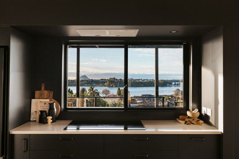 Photo of property in 2 Keam Way, Welcome Bay, Tauranga, 3112