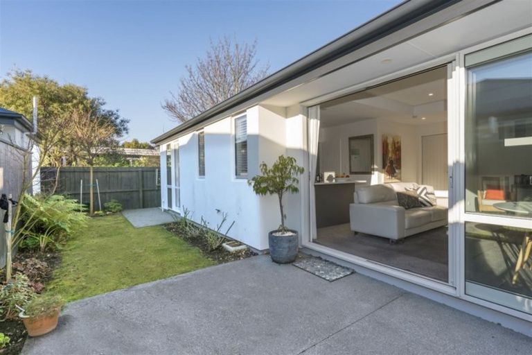 Photo of property in 2/352 Ilam Road, Bryndwr, Christchurch, 8053