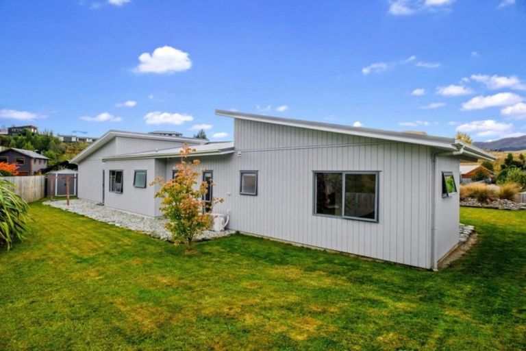 Photo of property in 13 Quill Street, Lake Hayes, Queenstown, 9304