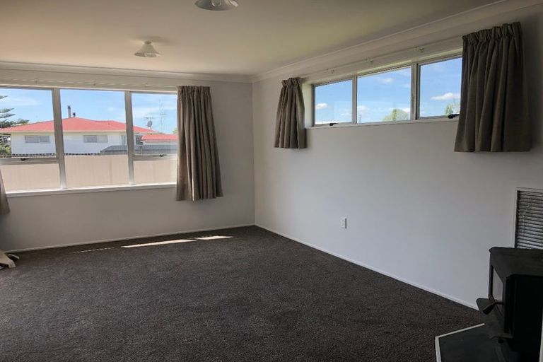Photo of property in 24 Heather Street, Levin, 5510