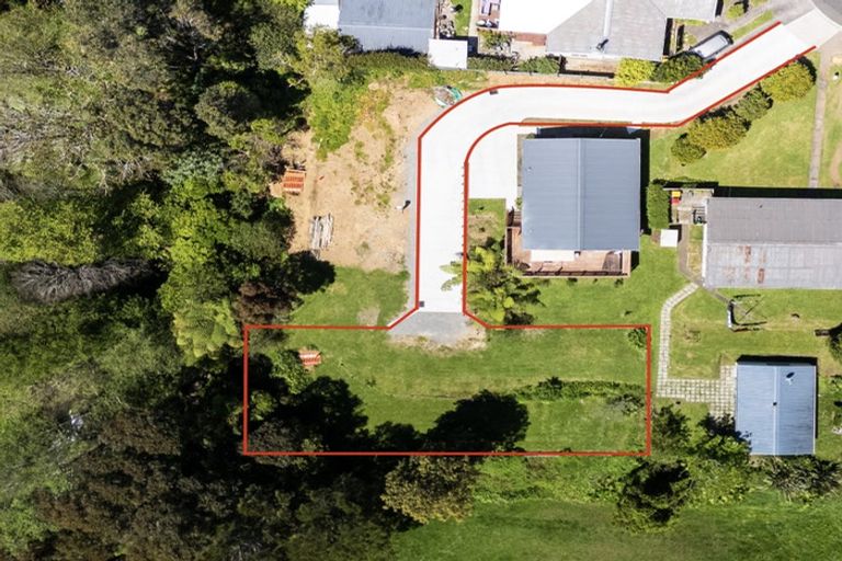 Photo of property in 15a Wiremu Place, Blagdon, New Plymouth, 4310