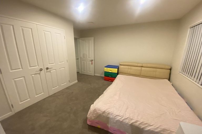 Photo of property in 10 Kilear Close, Pinehill, Auckland, 0632