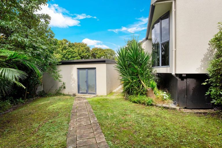 Photo of property in 35a Picasso Drive, West Harbour, Auckland, 0618