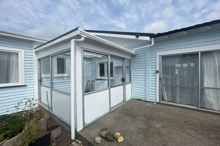 Photo of property in 6 Strange Street, Waitara, 4320