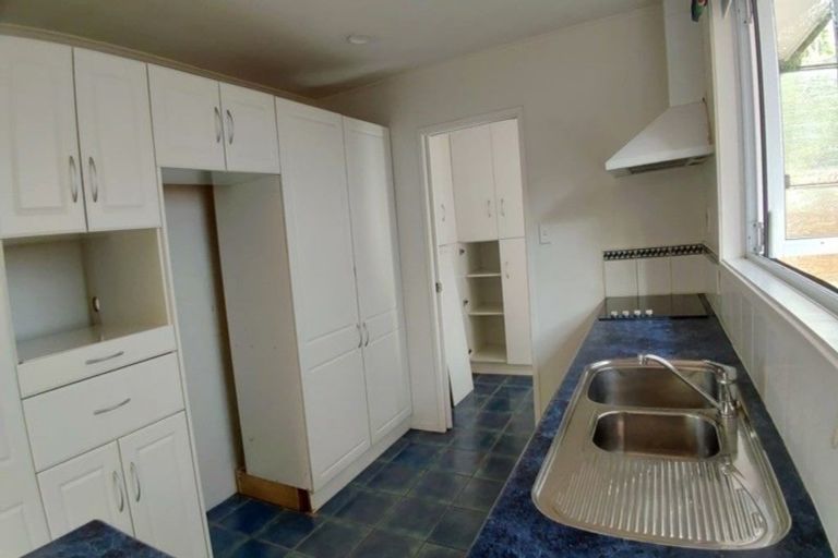 Photo of property in 10 Aralia Road, Sunnynook, Auckland, 0620