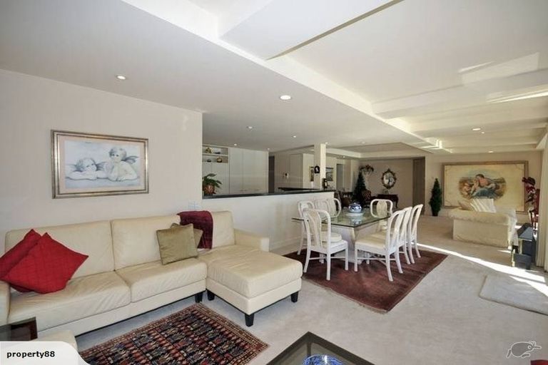 Photo of property in 9/310 Oriental Parade, Oriental Bay, Wellington, 6011