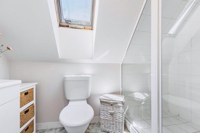 Photo of property in 2 Braeburn Place, Takanini, 2112