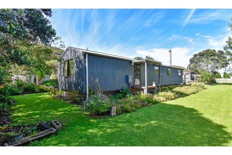 Photo of property in 4 Mission Road, Port Waikato, Tuakau, 2695