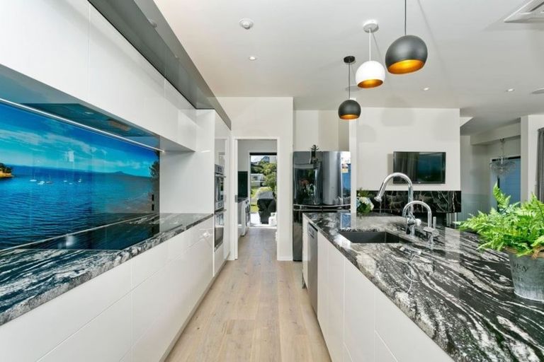 Photo of property in 46 Killarney Avenue, Torbay, Auckland, 0630