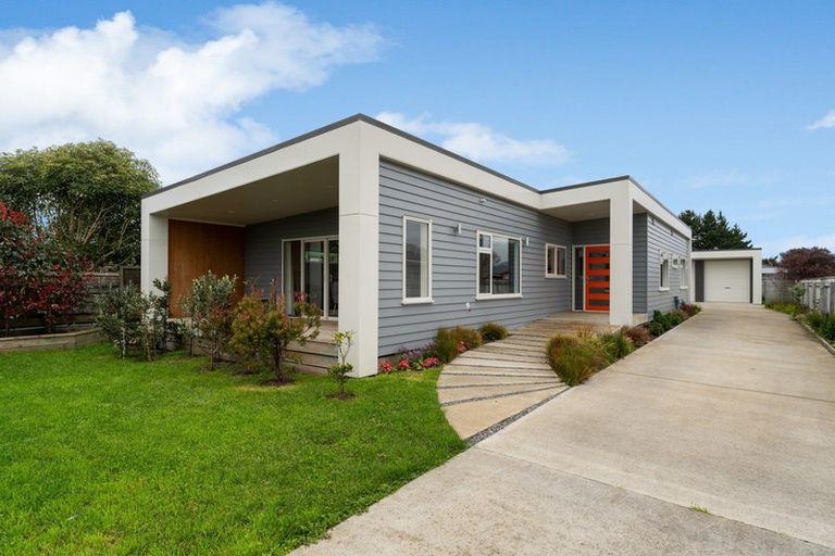 Photo of property in 211 Rangiuru Road, Otaki, 5512