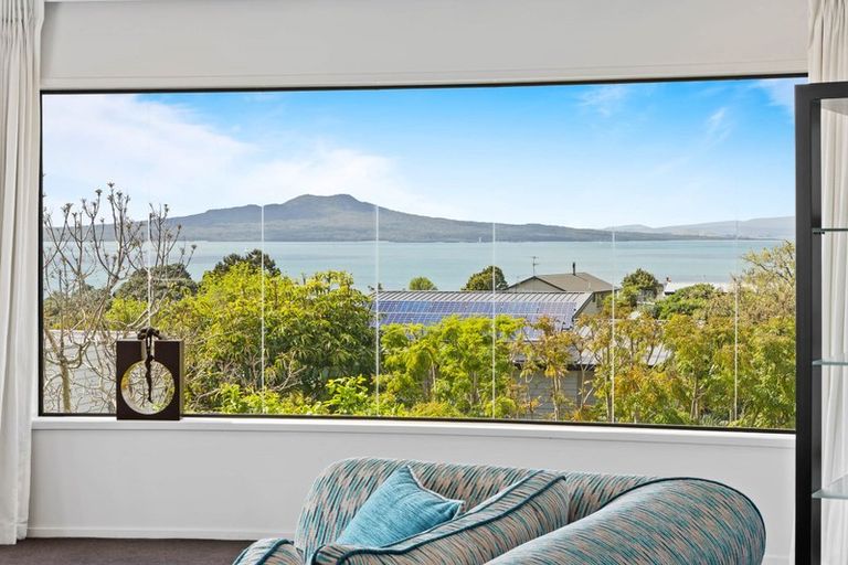 Photo of property in 22a Eastcliffe Road, Castor Bay, Auckland, 0620