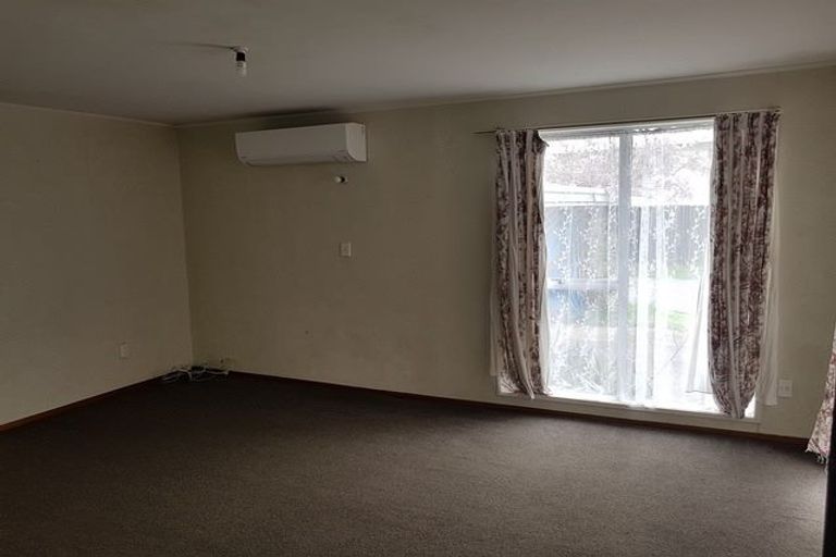 Photo of property in 6 Sabot Place, Massey, Auckland, 0614