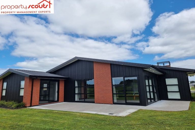 Photo of property in 105 Wairau Drive, Tikipunga, Whangarei, 0112