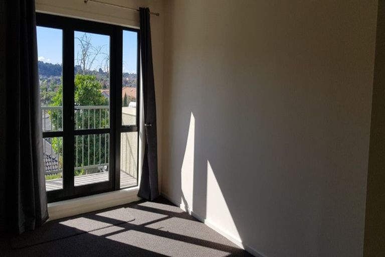 Photo of property in 2/3 Orwell Road, Greenhithe, Auckland, 0632