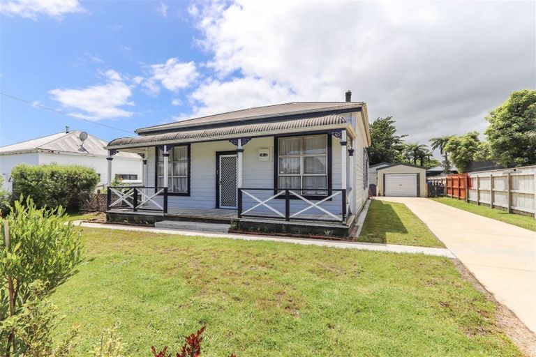 Photo of property in 13 Maire Street, Inglewood, 4330